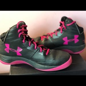 Grade School UA Jet Basketball Shoes